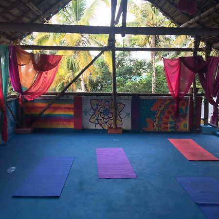 Mk Gardens Surf & Yoga House Hotel Varkala Esterno foto
