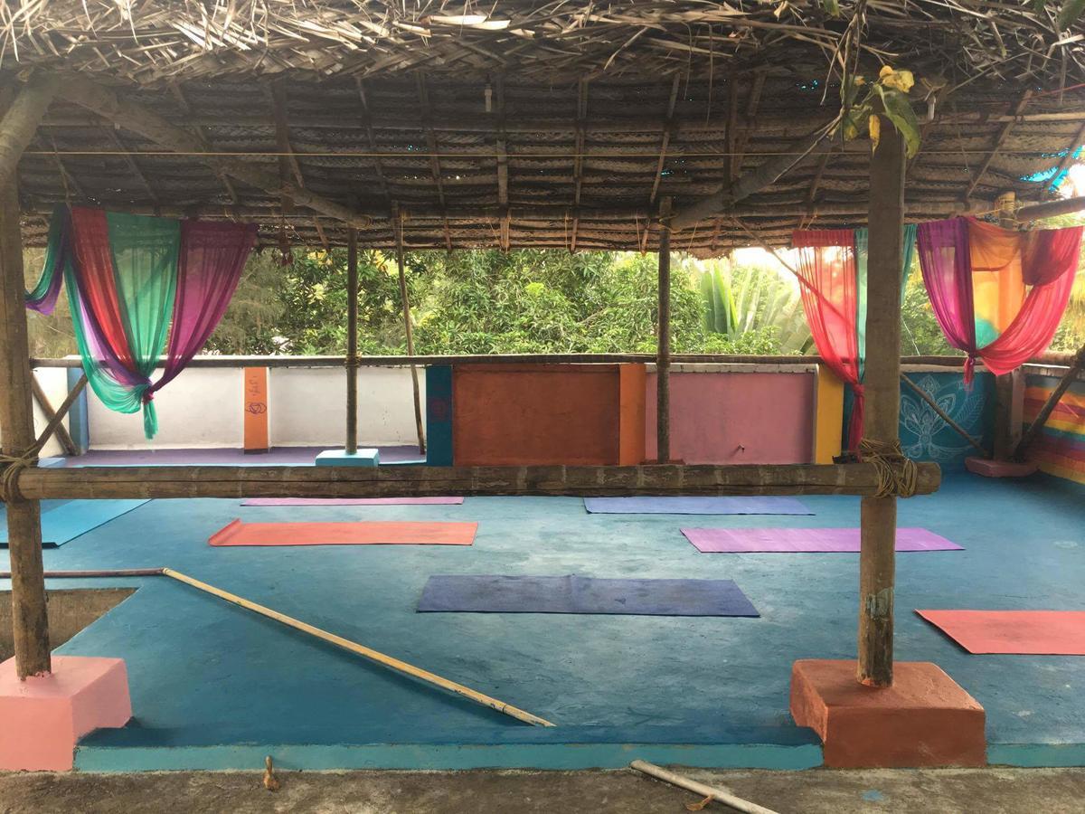 Mk Gardens Surf & Yoga House Hotel Varkala Esterno foto